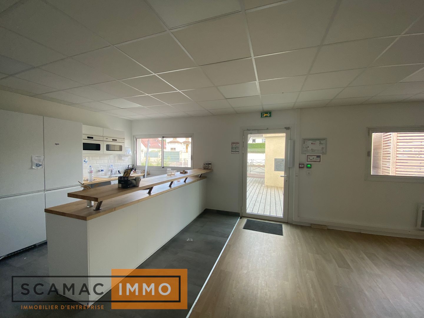 locaux mixtes de 2 262m², Vulaines-sur-Seine (Seine-et-Marne)