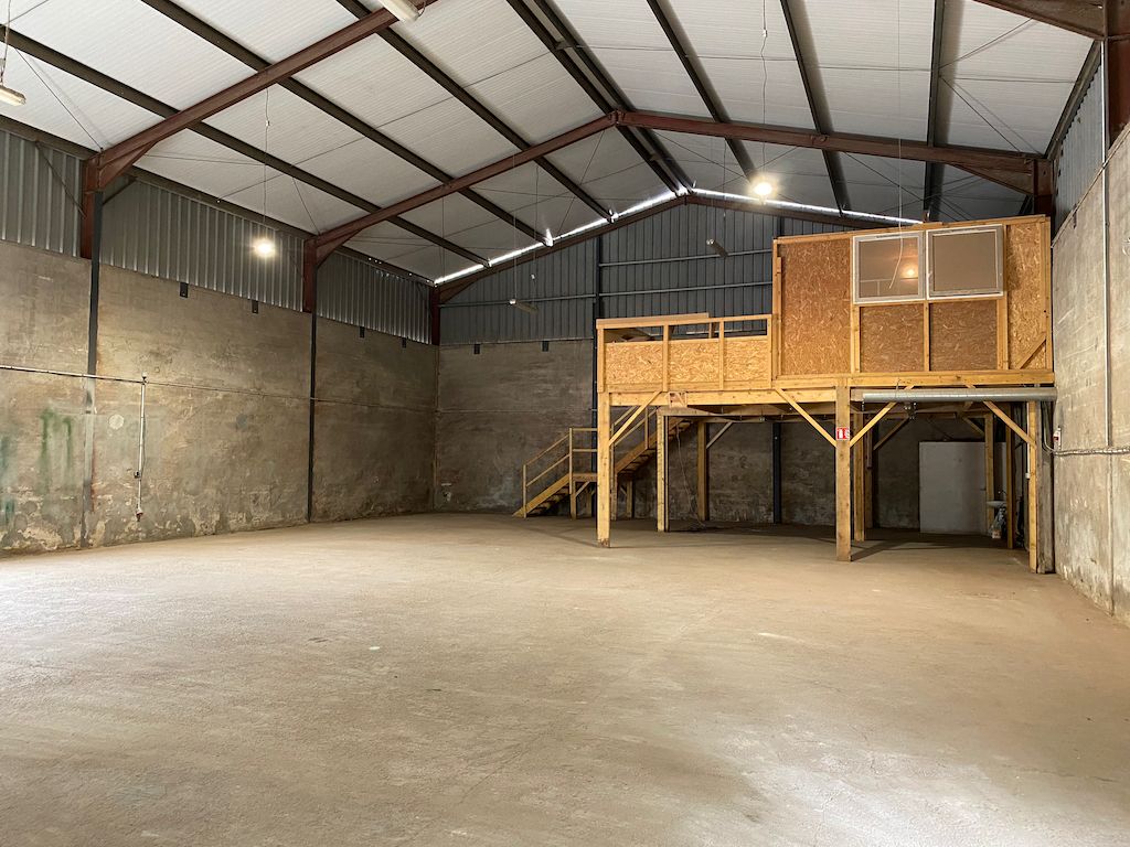 entrepôt de 366m², Gonfaron (Var)