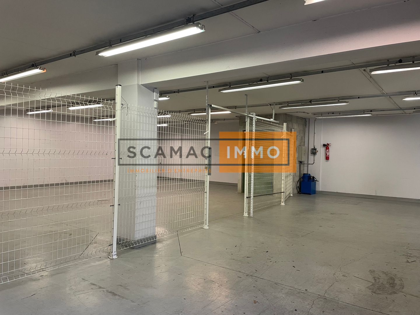 local d'activités de 959m², Villeneuve-la-Garenne (Hauts-de-Seine)