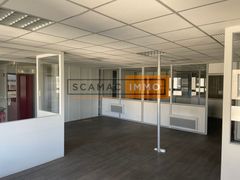 bureau de 692m², Villeneuve-la-Garenne (Hauts-de-Seine)
