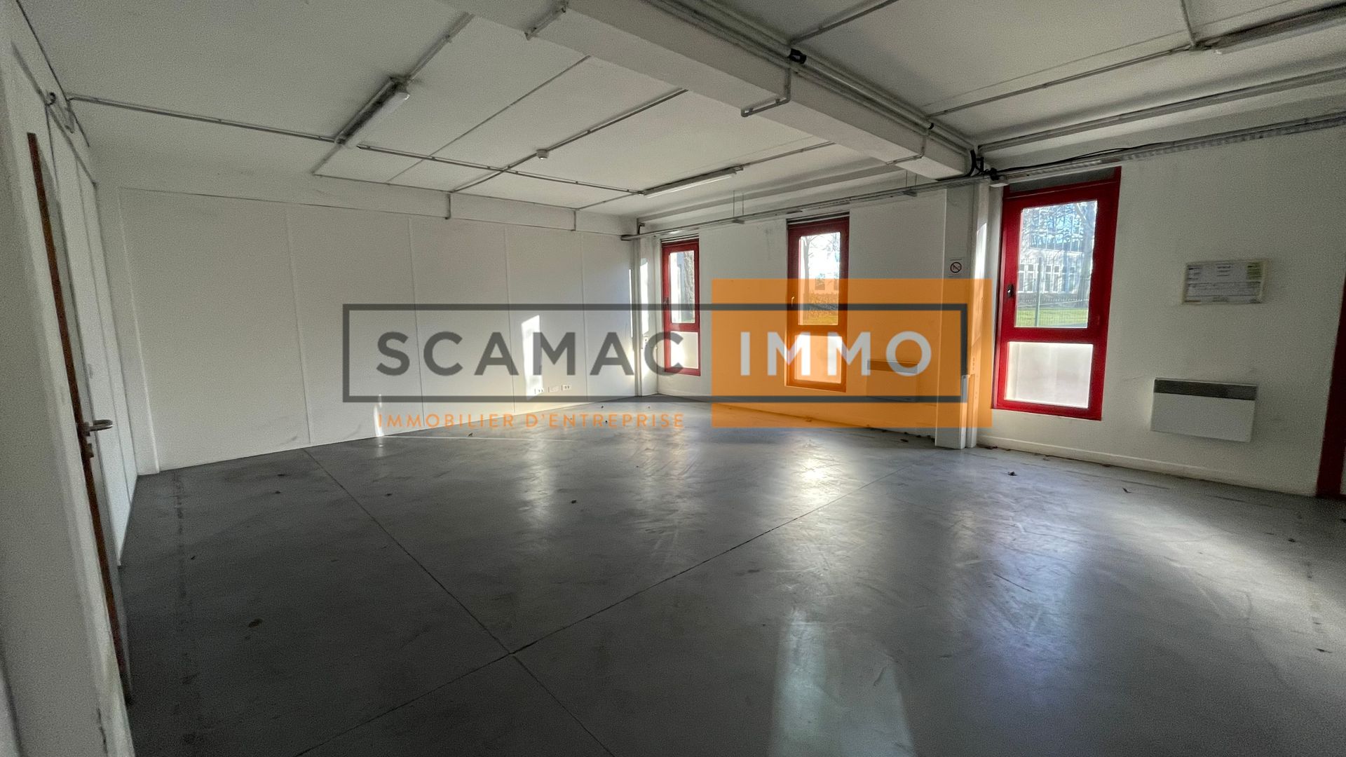 local d'activités de 645m², Éragny (Val-d'Oise)