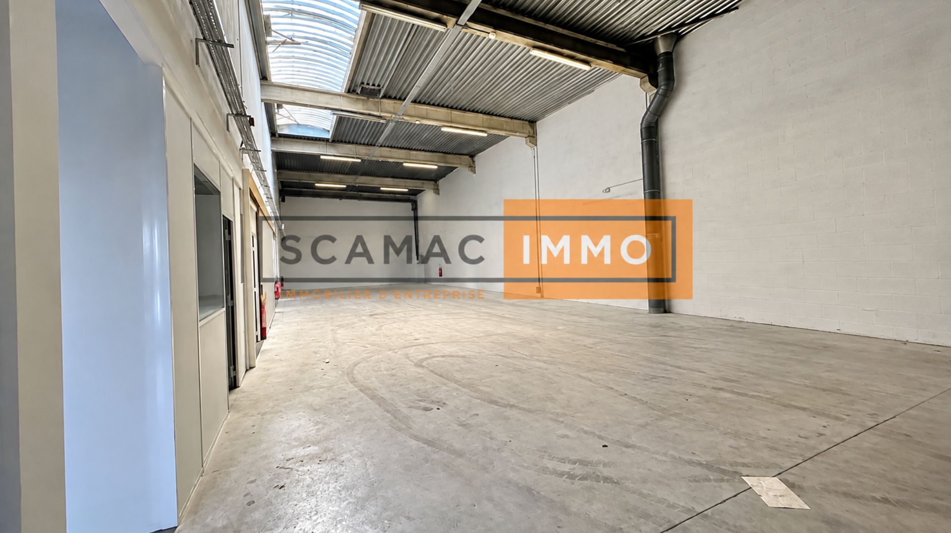 local d'activités de 449m², Éragny (Val-d'Oise)