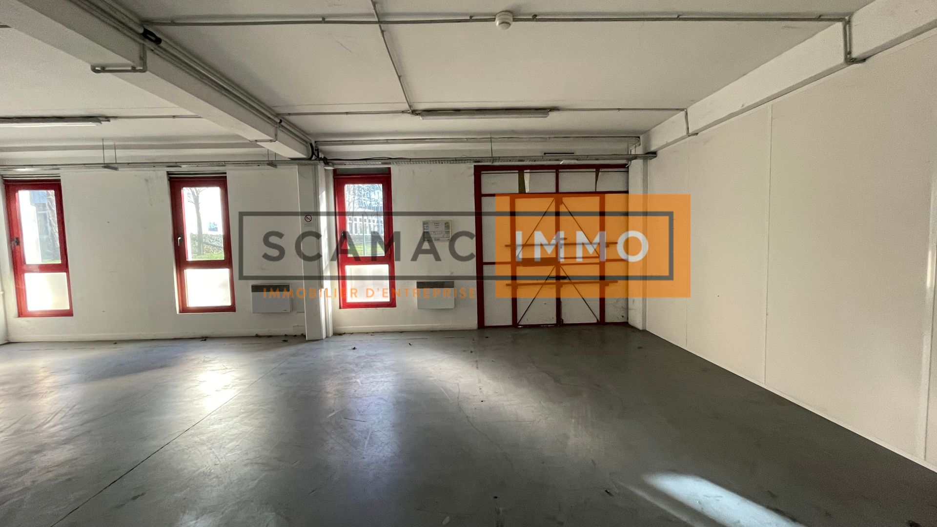 local d'activités de 366m², Éragny (Val-d'Oise)