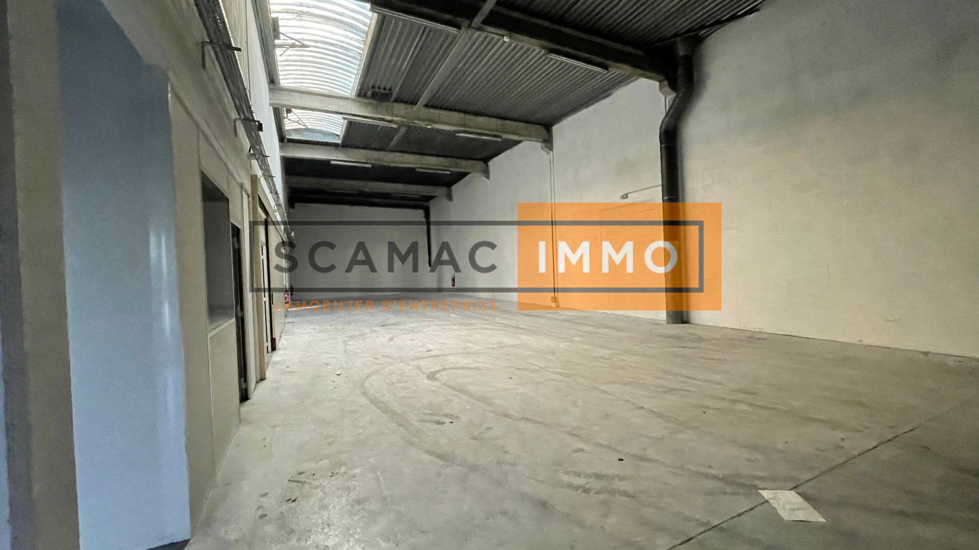 local d'activités de 449m², Éragny (Val-d'Oise)