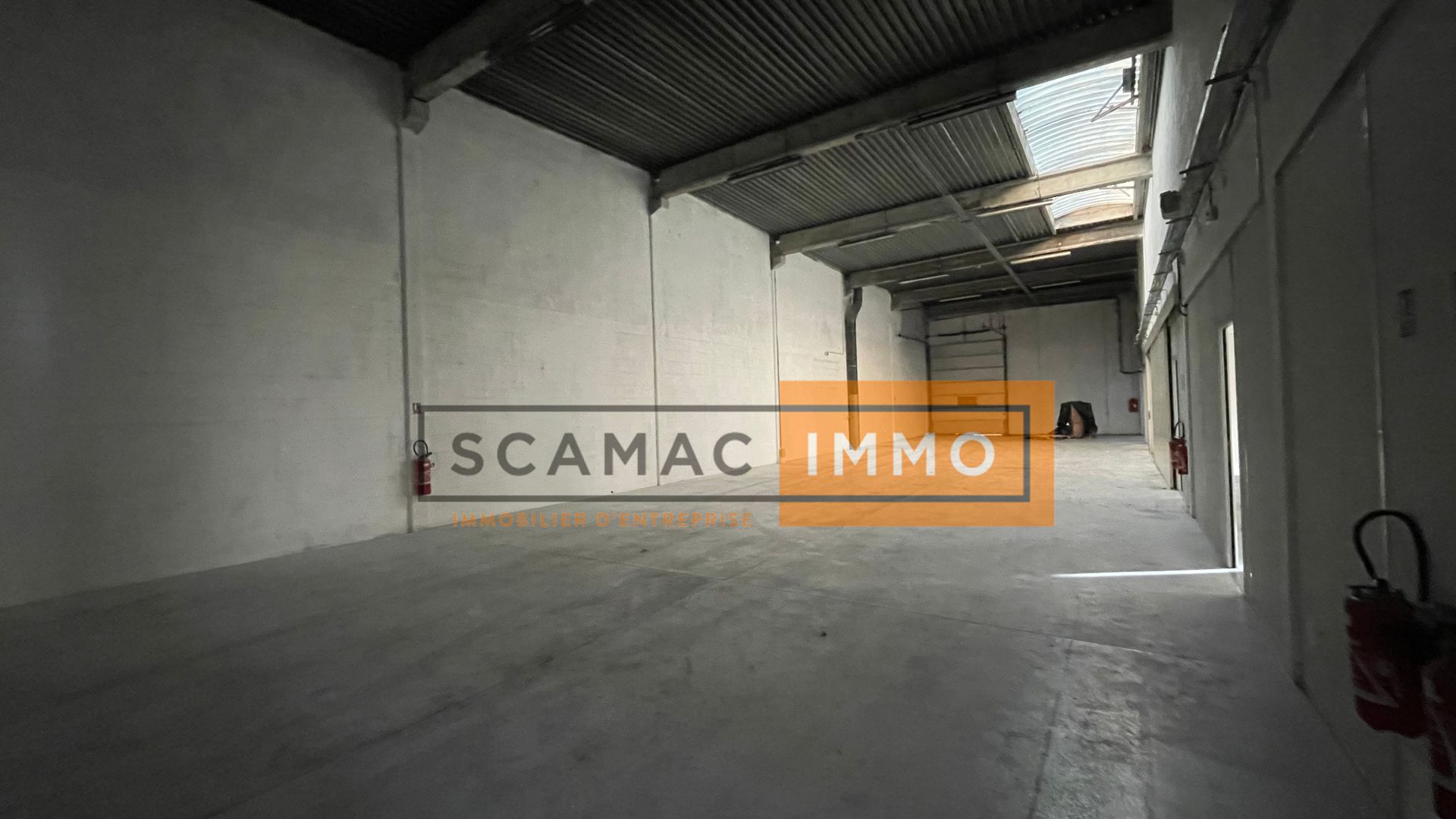 local d'activités de 298m², Éragny (Val-d'Oise)