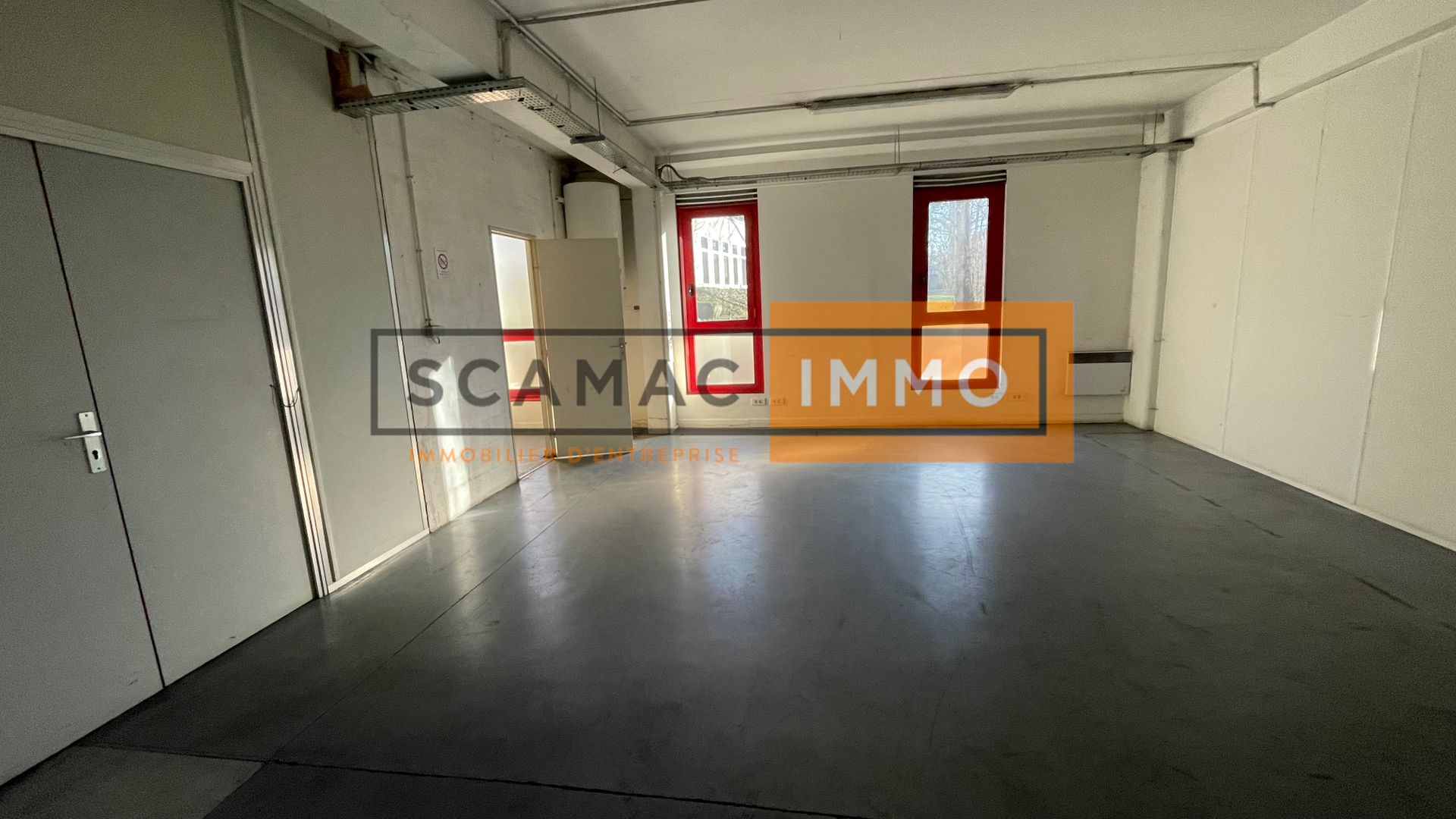 local d'activités de 298m², Éragny (Val-d'Oise)