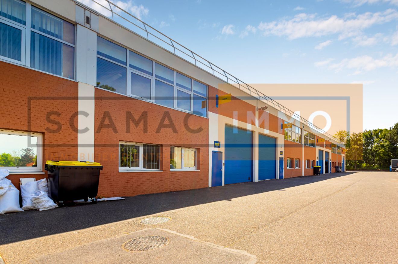 local d'activités de 336m², Saint-Ouen-l'Aumône (Val-d'Oise)