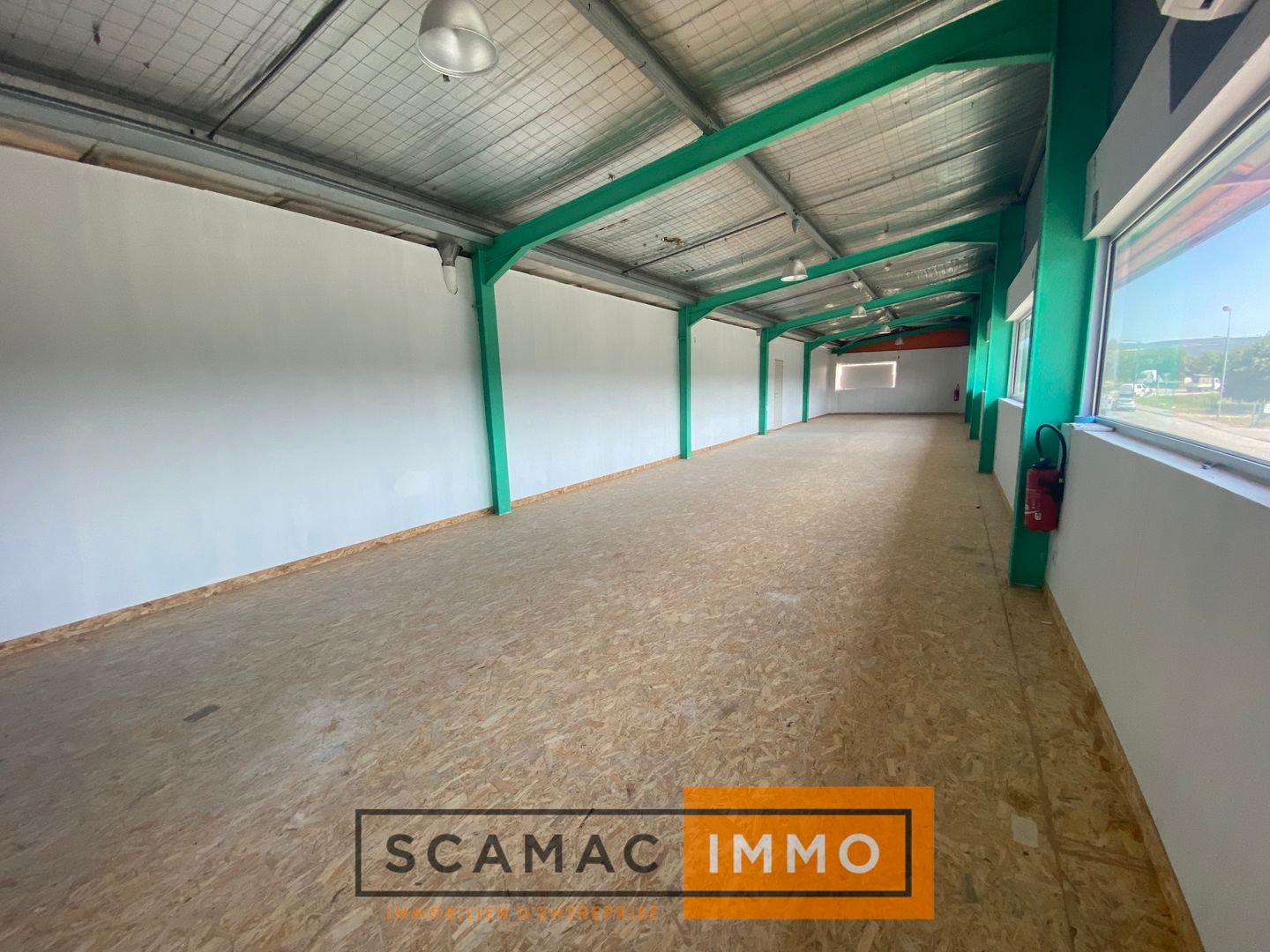 bureau de 248m², Marignane (Bouches-du-Rhône)