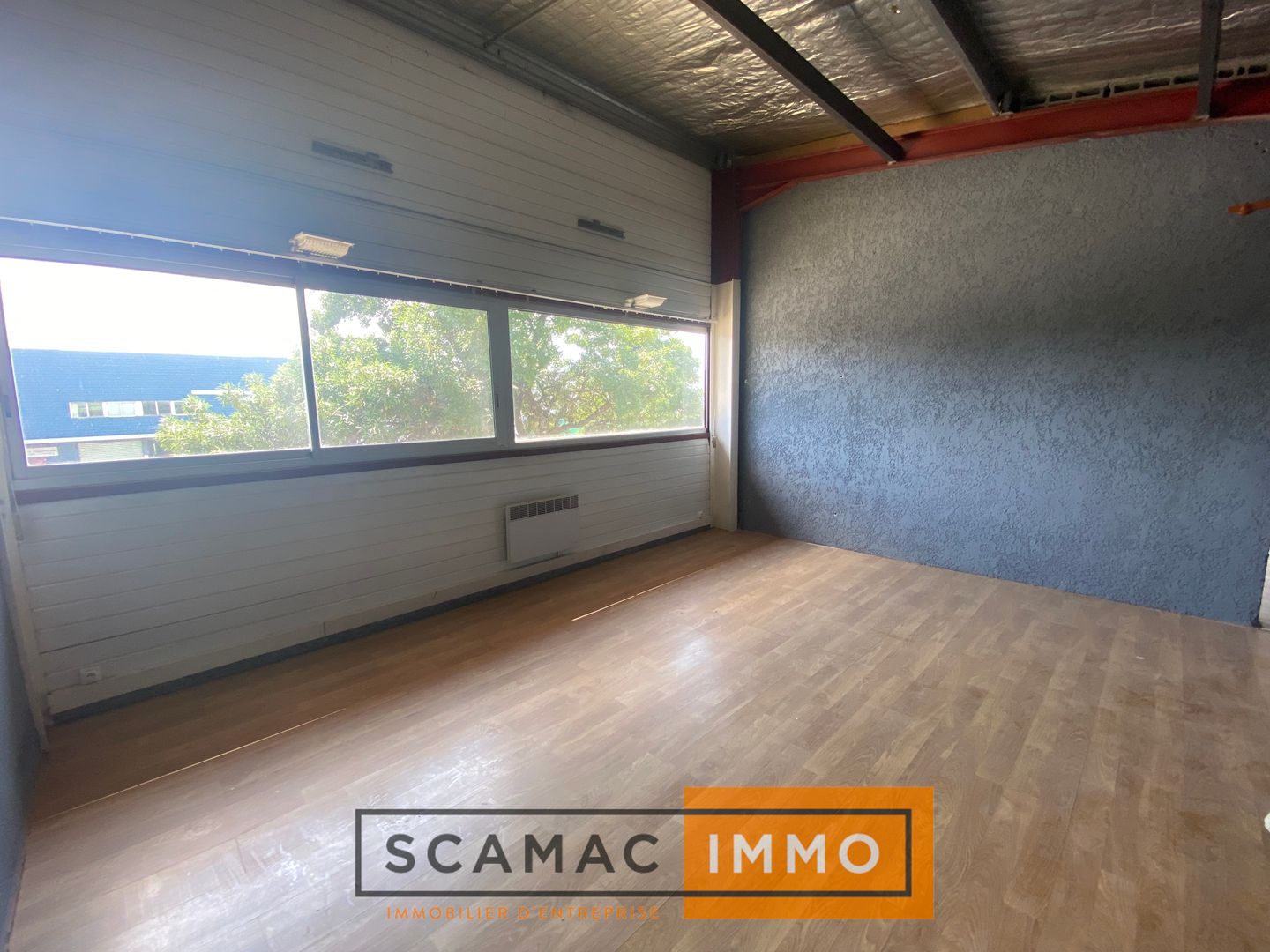 bureau de 248m², Marignane (Bouches-du-Rhône)