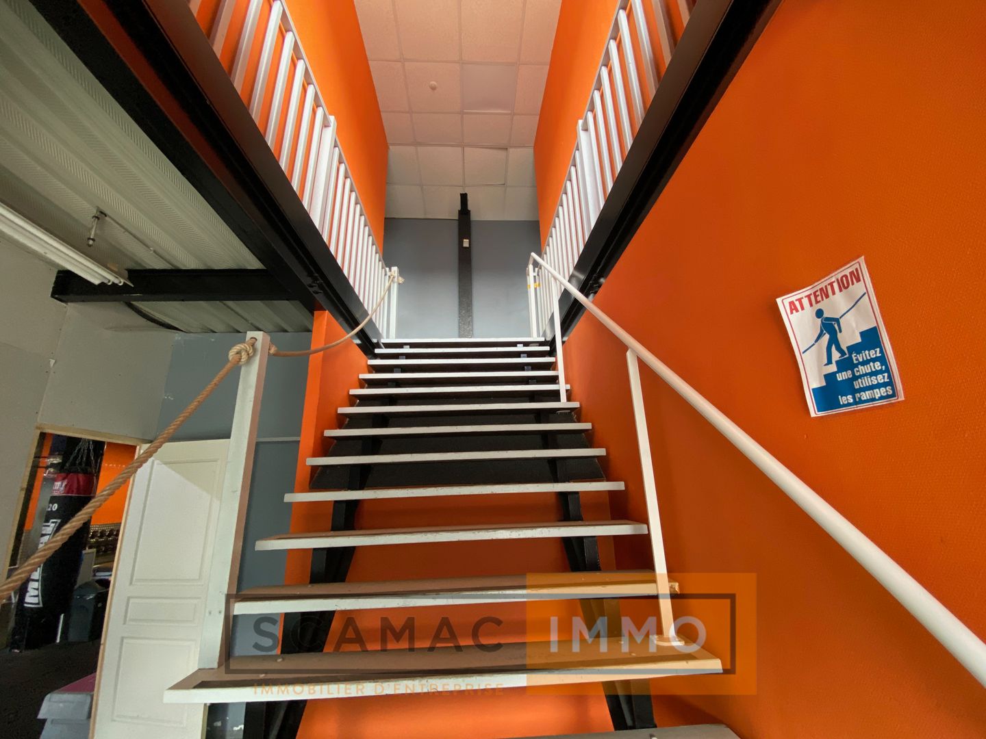 bureau de 152m², Marignane (Bouches-du-Rhône)