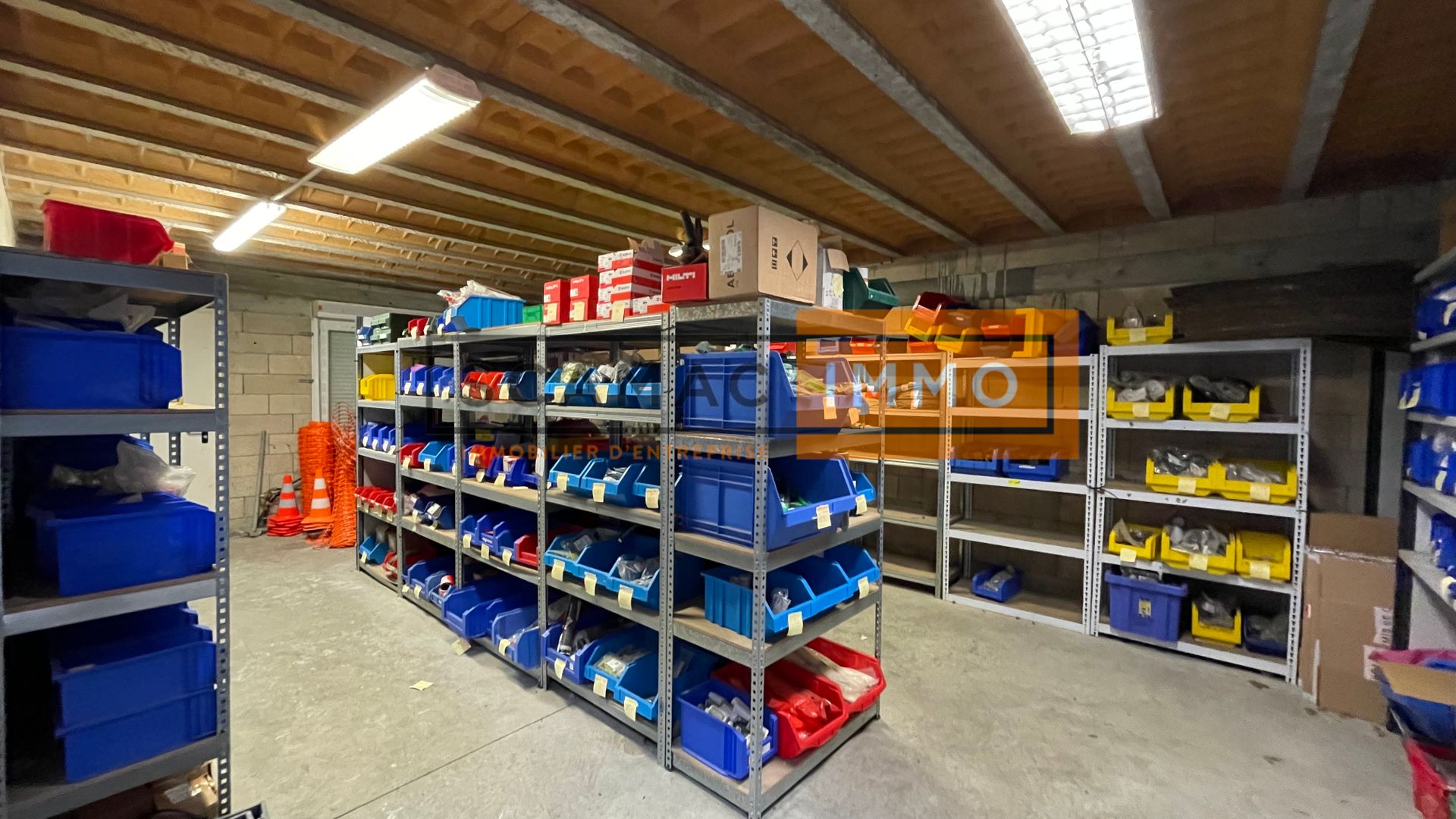 local d'activités de 282m², Morainvilliers (Yvelines)