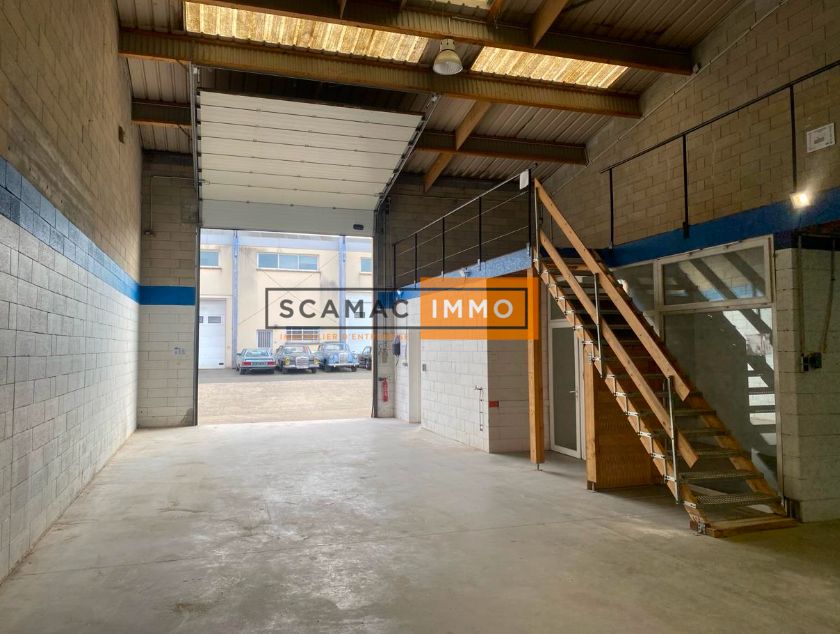 local d'activités de 283m², Morainvilliers (Yvelines)