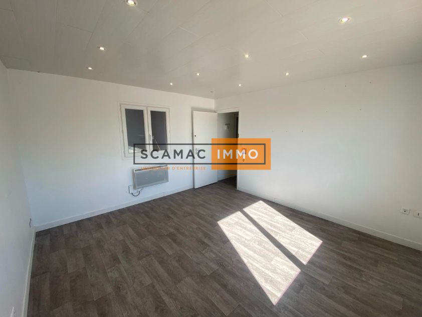 local d'activités de 283m², Morainvilliers (Yvelines)
