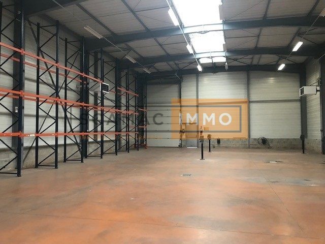 local d'activités de 670m², Arpajon (Essonne)