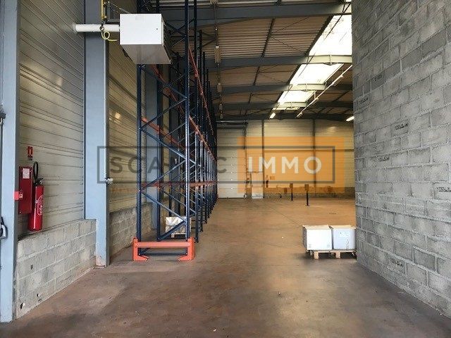 local d'activités de 670m², Arpajon (Essonne)