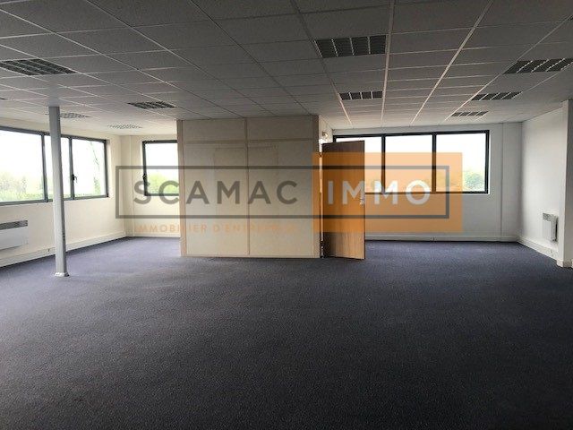 local d'activités de 670m², Arpajon (Essonne)