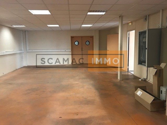 local d'activités de 670m², Arpajon (Essonne)