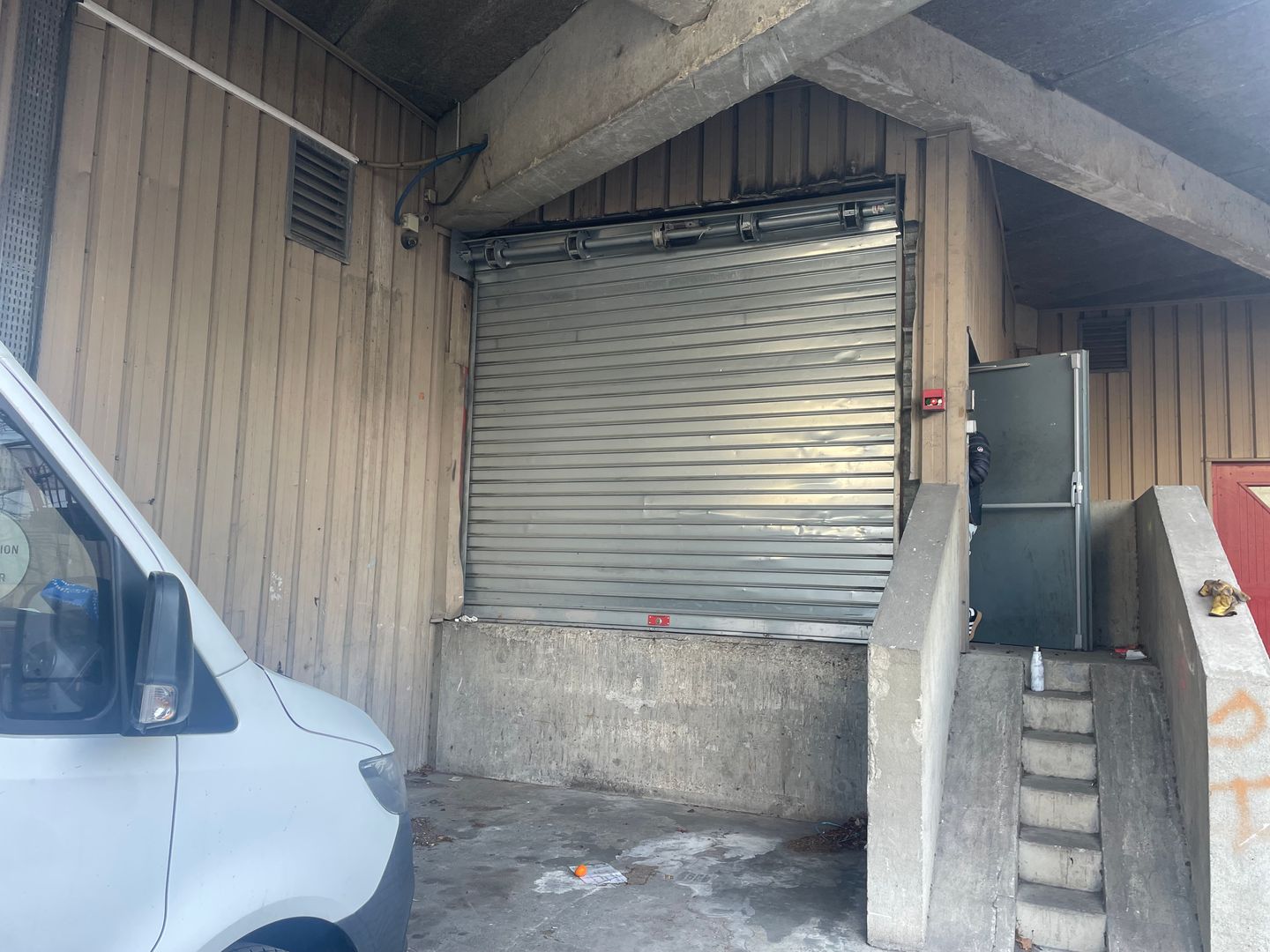 local d'activités de 1&nbsp;400m², Aubervilliers (Seine-Saint-Denis)