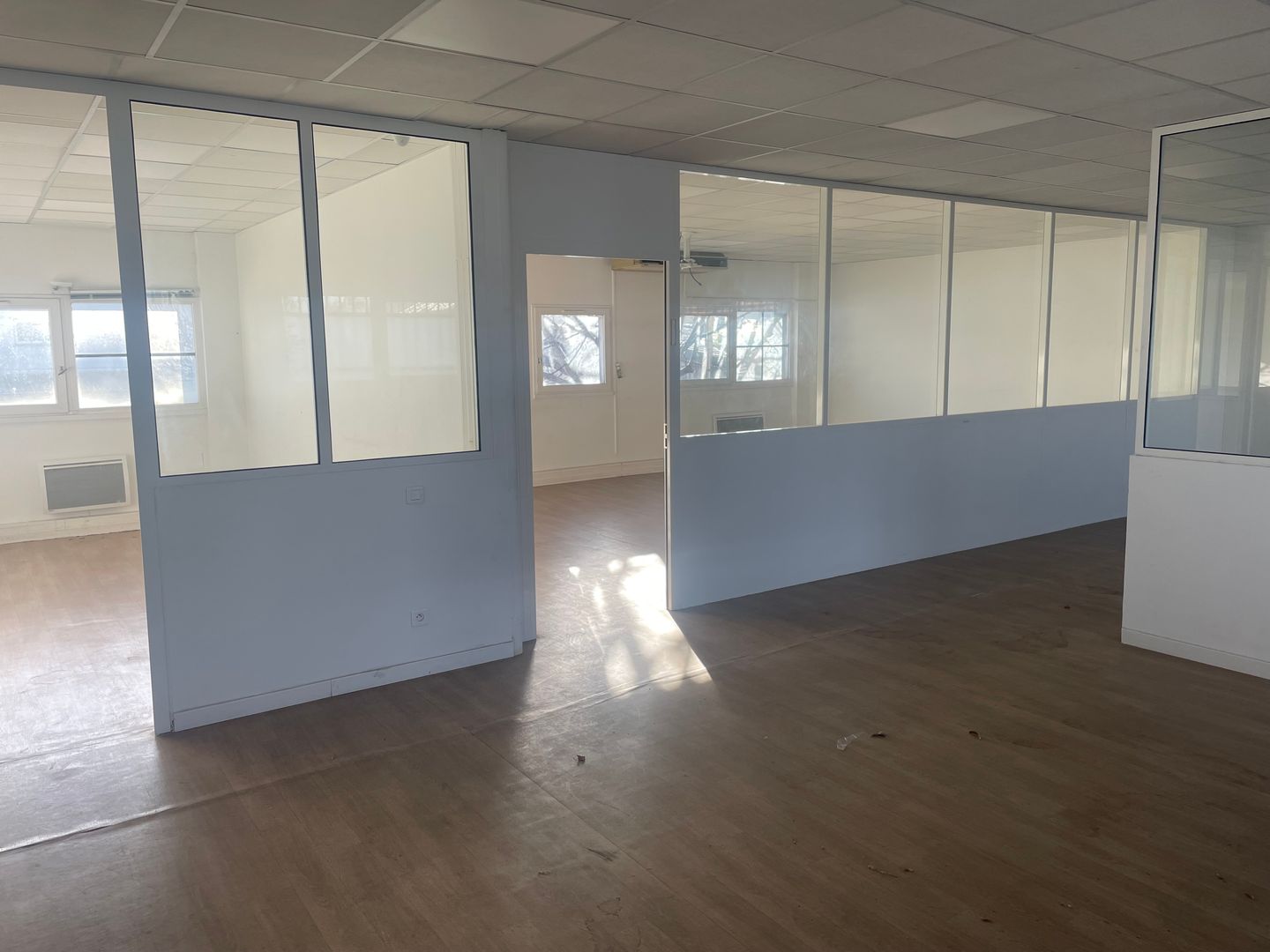 local d'activités de 1&nbsp;400m², Aubervilliers (Seine-Saint-Denis)