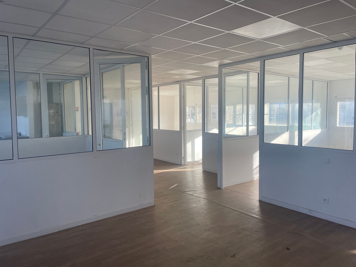 local d'activités de 1&nbsp;400m², Aubervilliers (Seine-Saint-Denis)