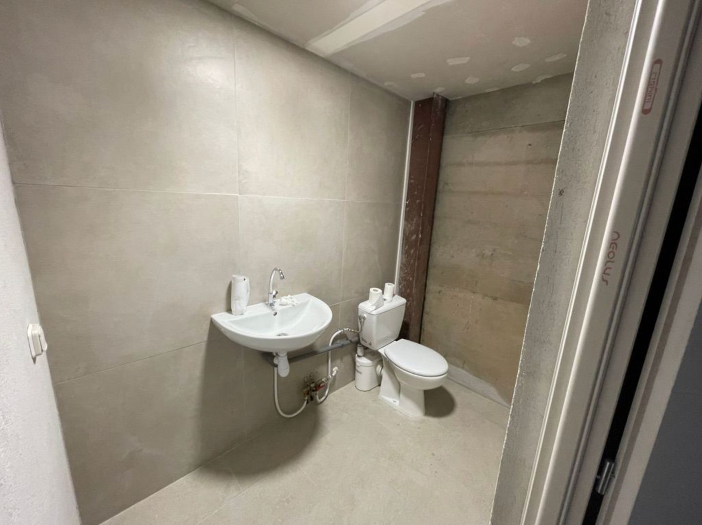 entrepôt de 300m², Le Muy (Var)