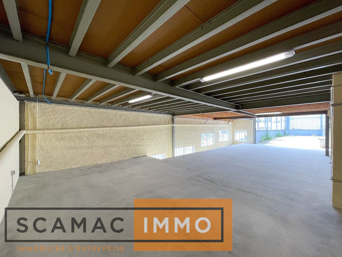 local d'activités de 100m², Linas (Essonne)