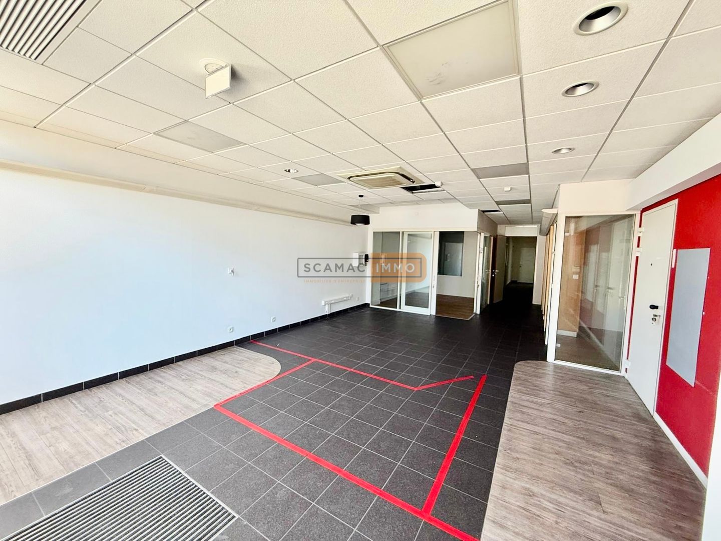 local d'activités de 180m², Fréjus (Var)