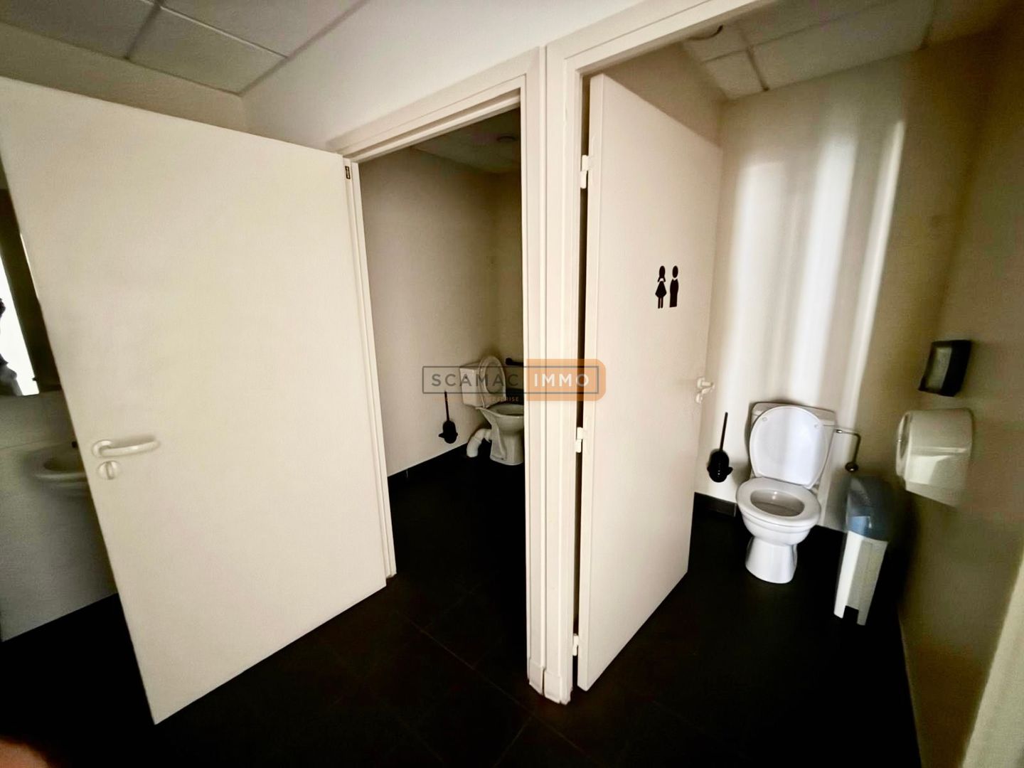 local d'activités de 180m², Fréjus (Var)