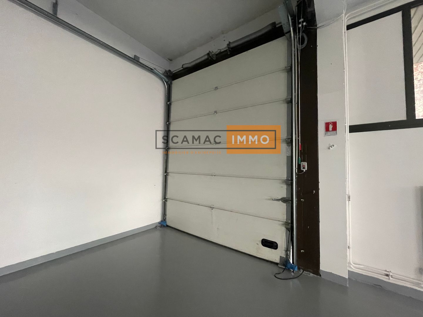 local d'activités de 1 336m², Nanterre (Hauts-de-Seine)