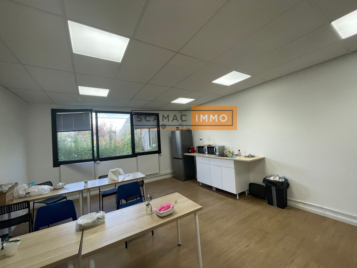local d'activités de 1 336m², Nanterre (Hauts-de-Seine)