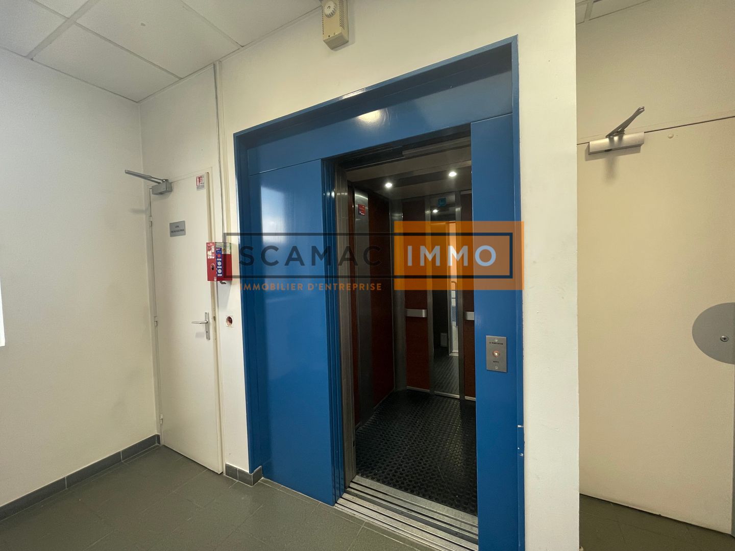 local d'activités de 601m², Nanterre (Hauts-de-Seine)