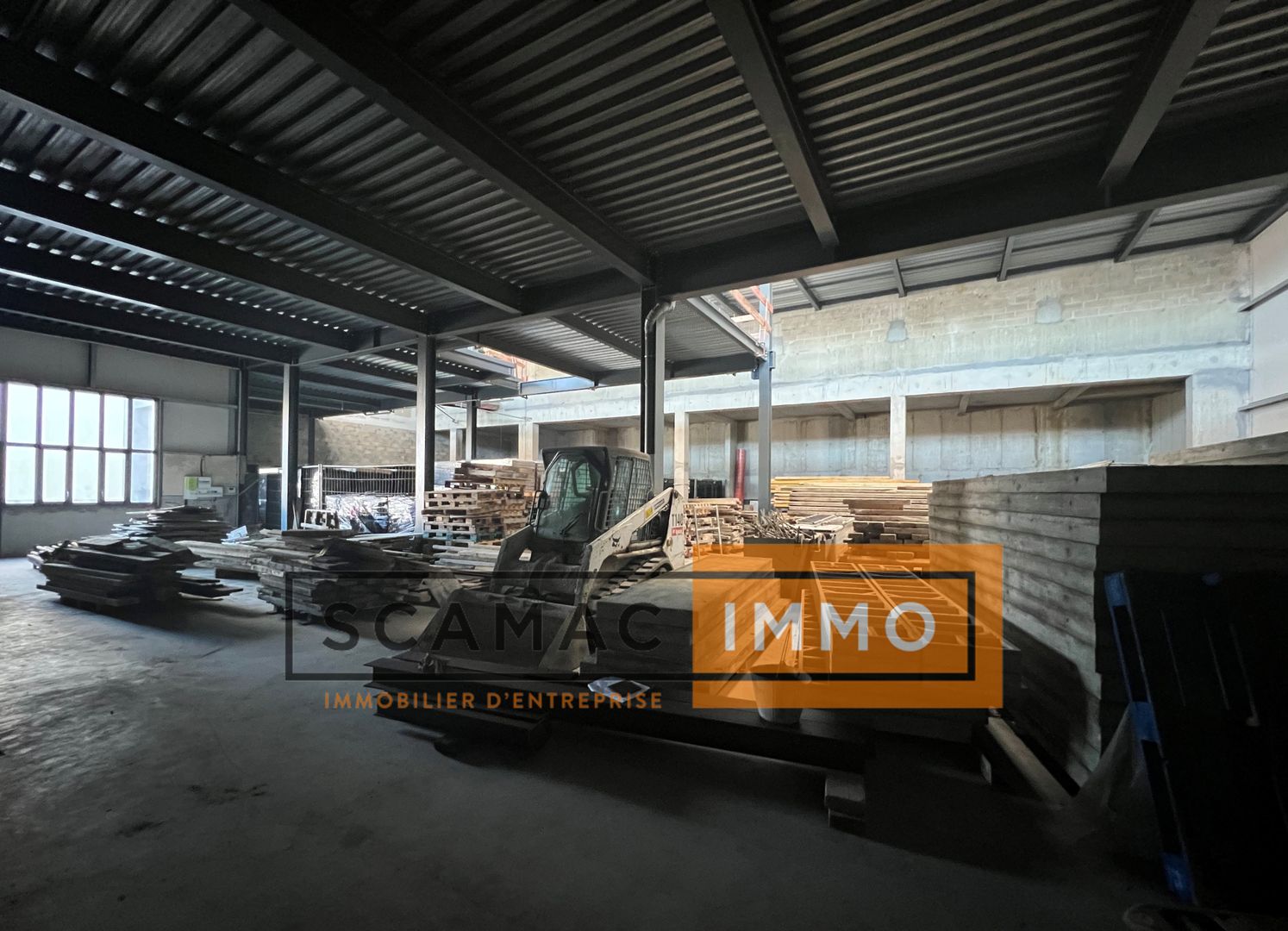 local d'activités de 1&nbsp;059m², Montfermeil (Seine-Saint-Denis)