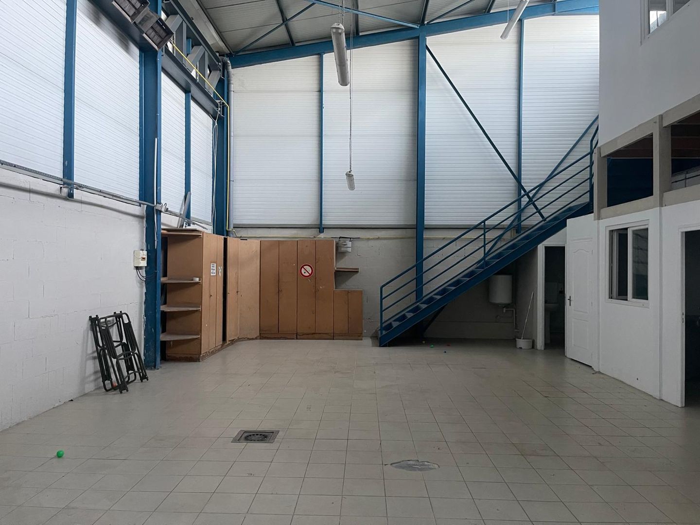 local d'activités de 270m², Montfermeil (Seine-Saint-Denis)