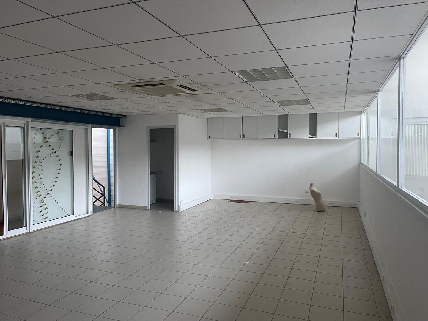 local d'activités de 270m², Montfermeil (Seine-Saint-Denis)