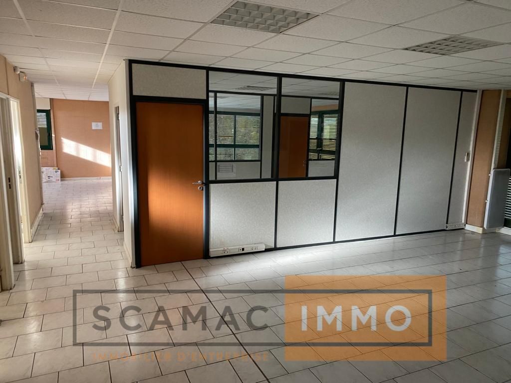 local d'activités de 960m², Cabriès (Bouches-du-Rhône)