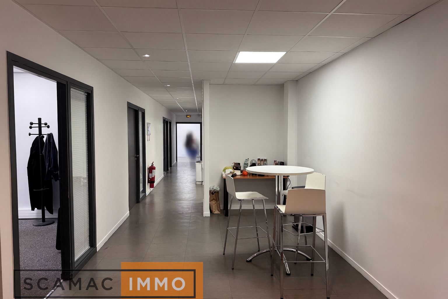 local d'activités de 3&nbsp;245m², Moissy-Cramayel (Seine-et-Marne)