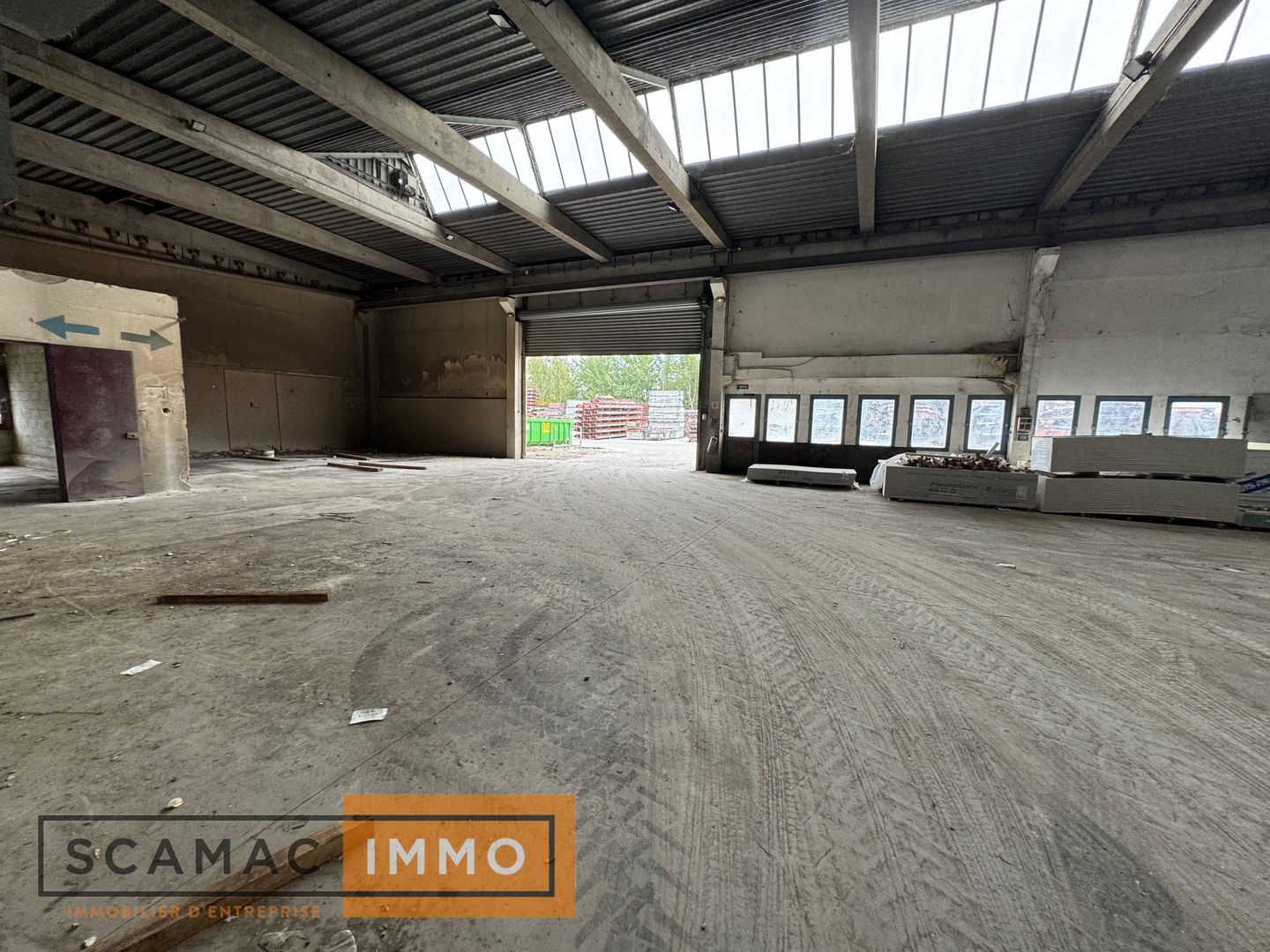 local d'activités de 3&nbsp;245m², Moissy-Cramayel (Seine-et-Marne)