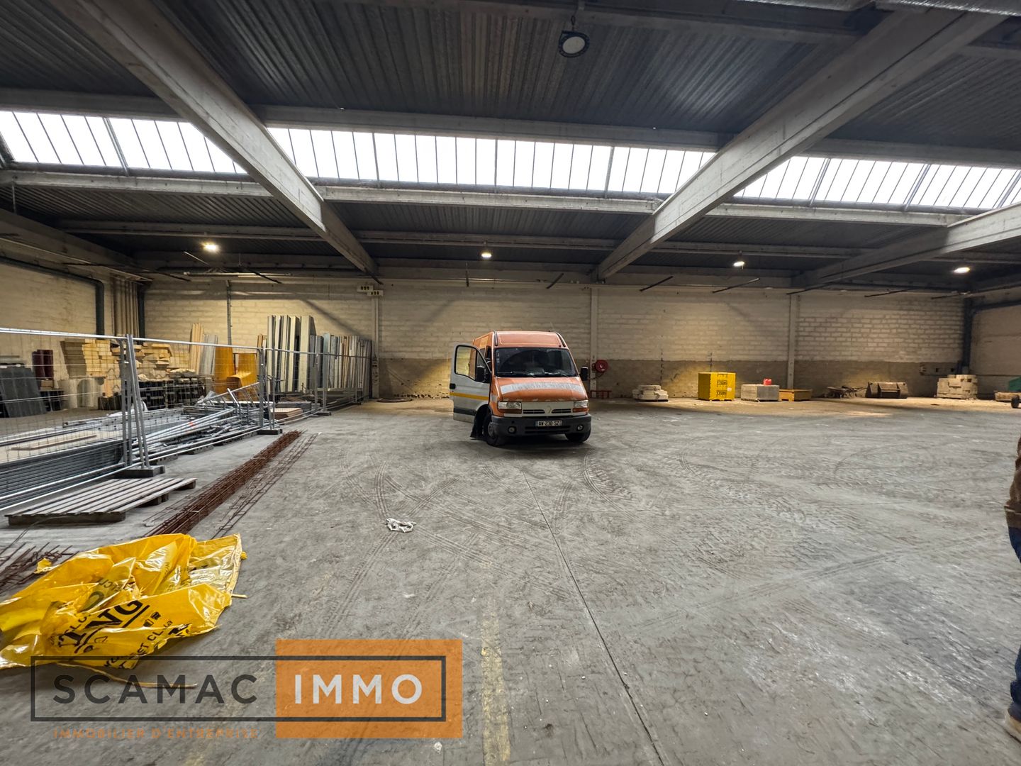 local d'activités de 3&nbsp;245m², Moissy-Cramayel (Seine-et-Marne)