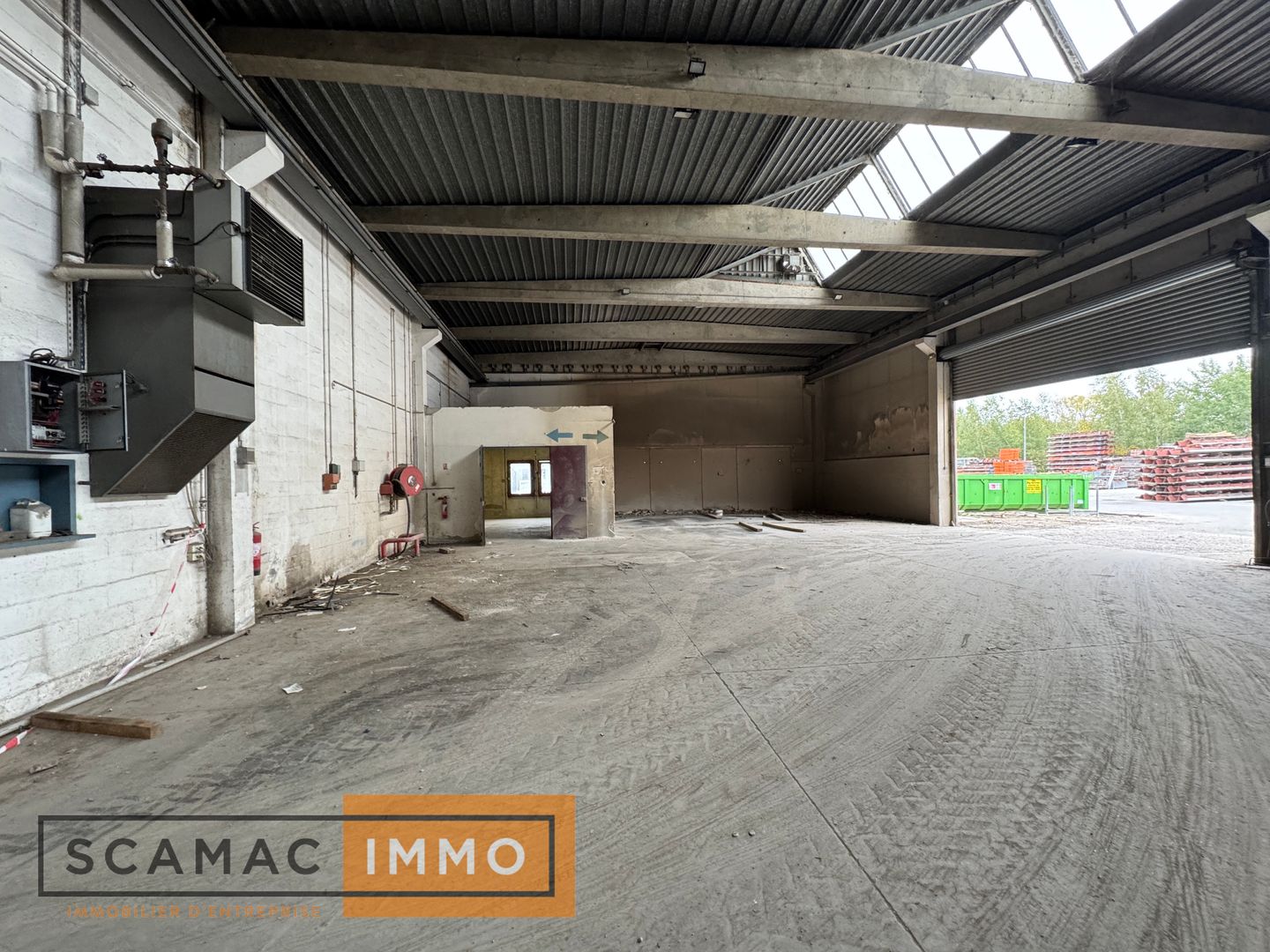 local d'activités de 2&nbsp;745m², Moissy-Cramayel (Seine-et-Marne)