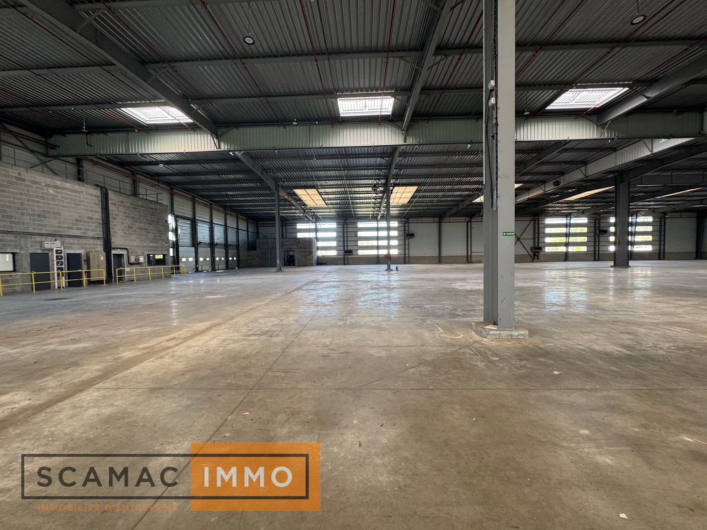 entrepôt de 6&nbsp;734m², Saint-Michel-sur-Orge (Essonne)