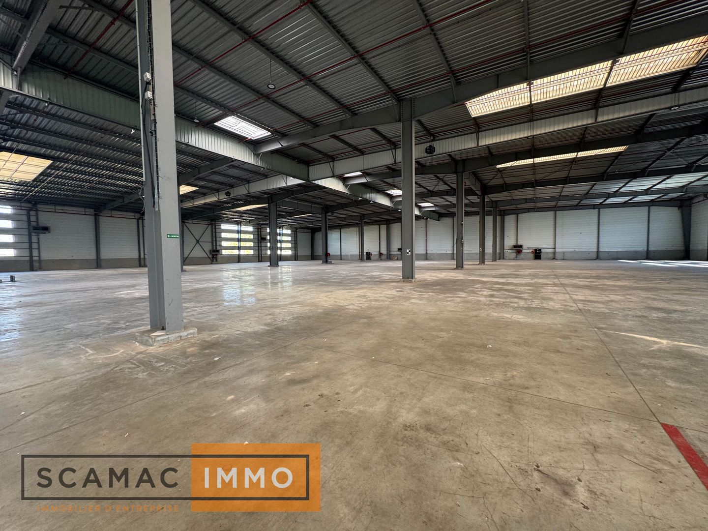 entrepôt de 6&nbsp;734m², Saint-Michel-sur-Orge (Essonne)