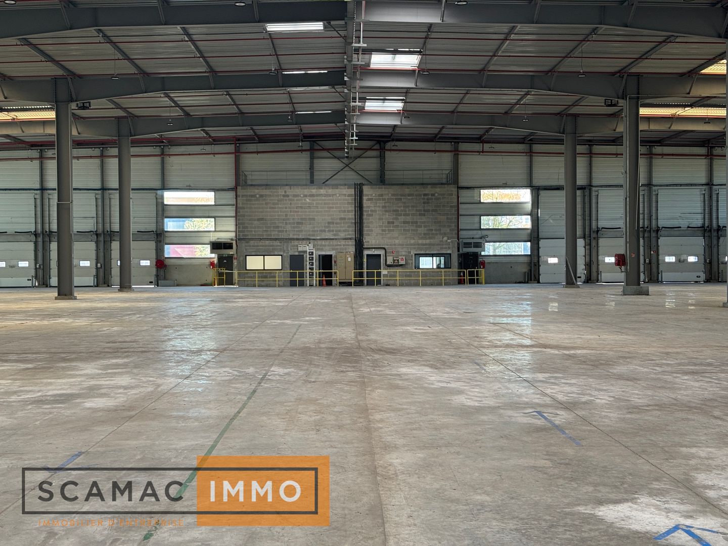 entrepôt de 3&nbsp;367m², Saint-Michel-sur-Orge (Essonne)