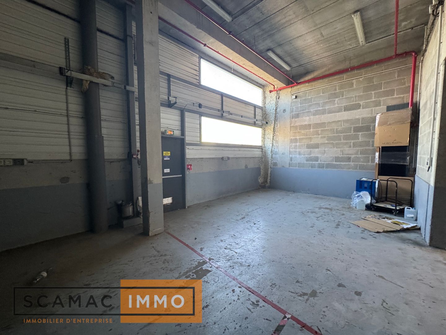 entrepôt de 3&nbsp;367m², Saint-Michel-sur-Orge (Essonne)