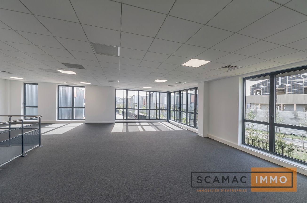 local d'activités de 4 151m², Limeil-Brévannes (Val-de-Marne)