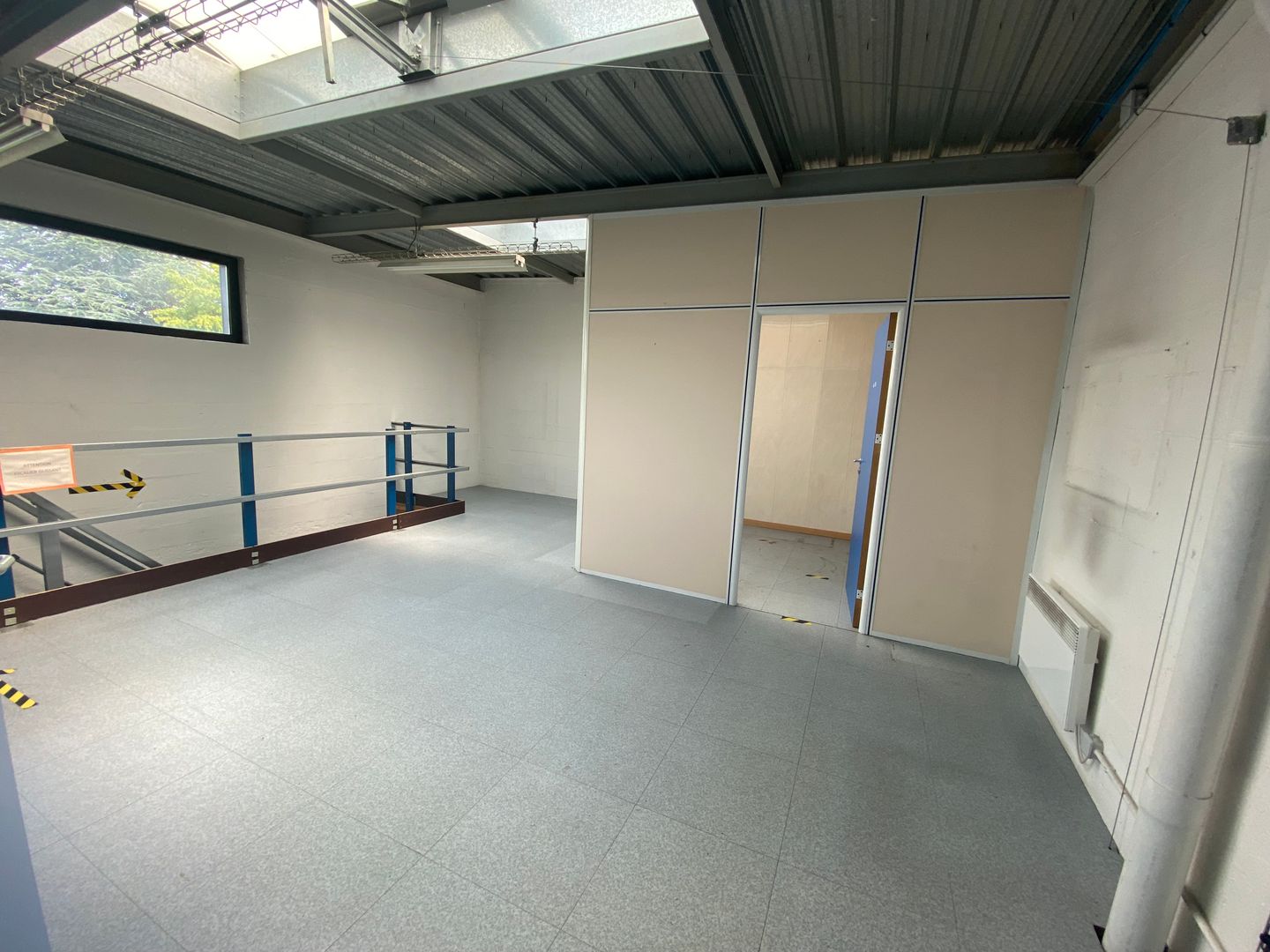 local d'activités de 142m², Gonesse (Val-d'Oise)
