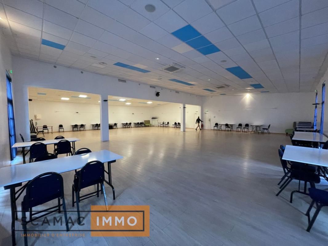 local d'activités de 1 100m², Pringy (Seine-et-Marne)