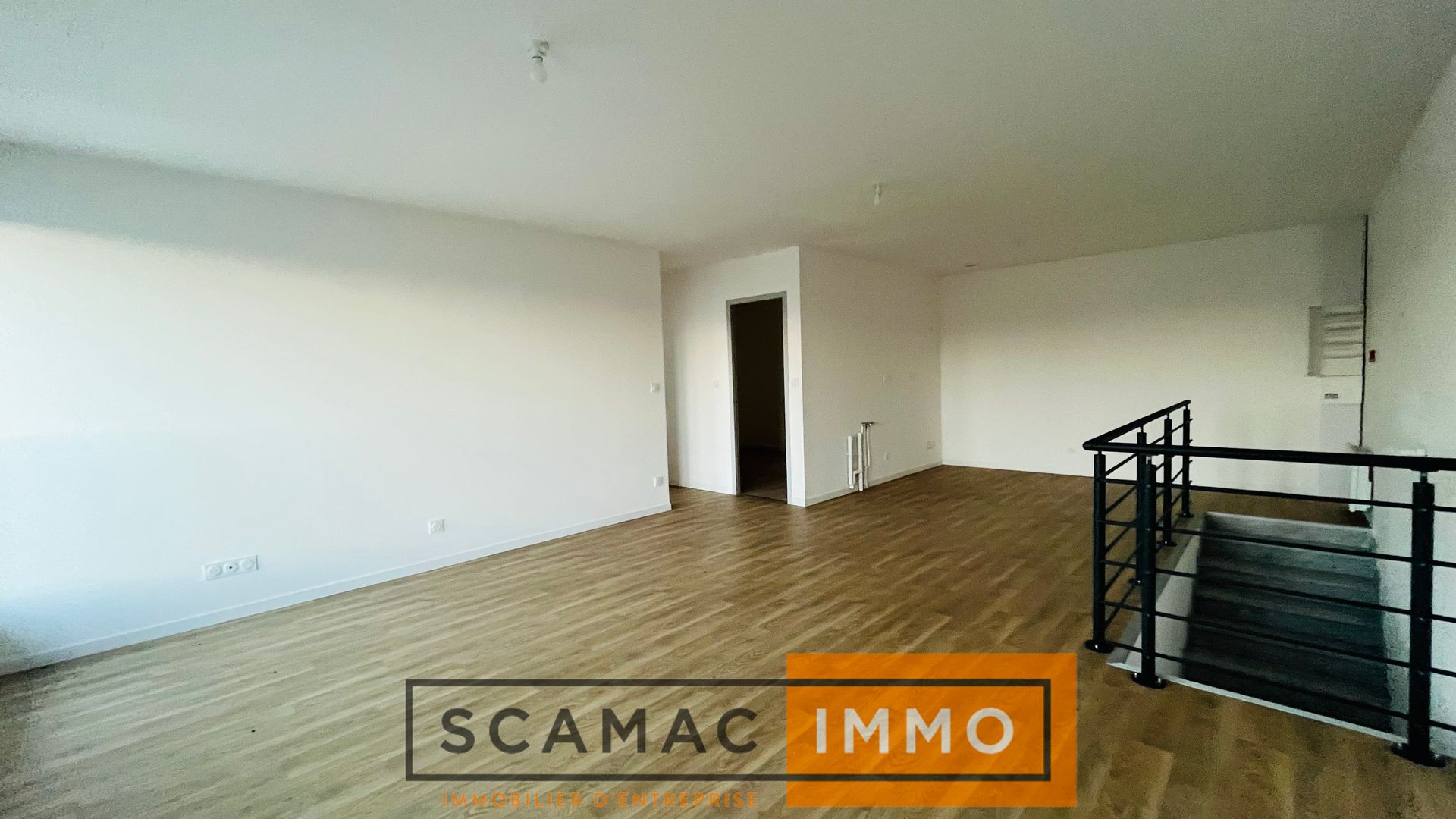 local d'activités de 250m², Étréchy (Essonne)