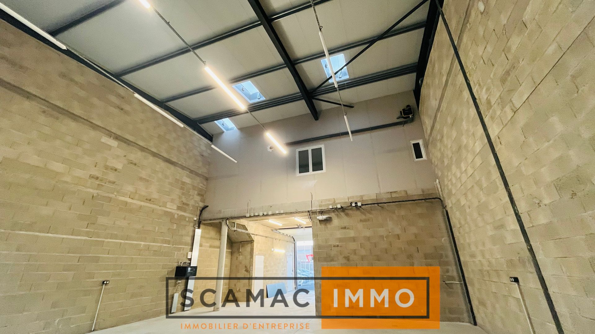 local d'activités de 250m², Étréchy (Essonne)