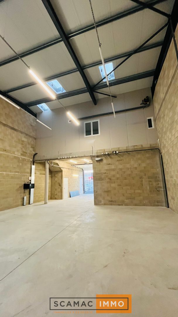 local d'activités de 250m², Étréchy (Essonne)