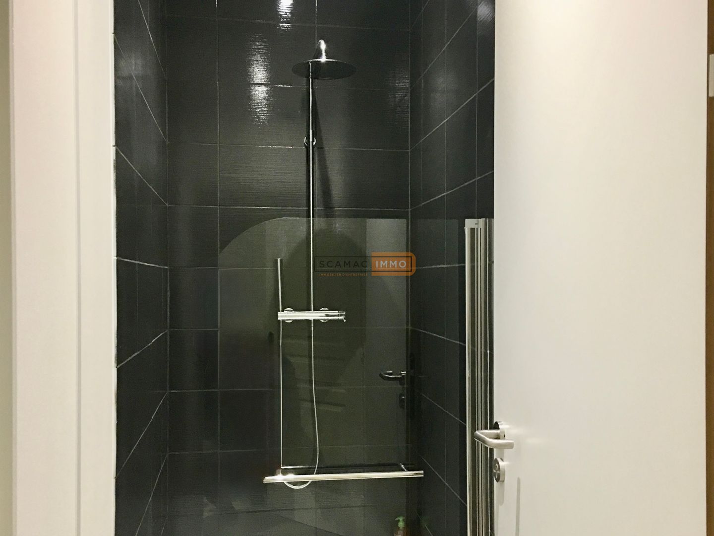 local commercial de 85m², Draguignan (Var)